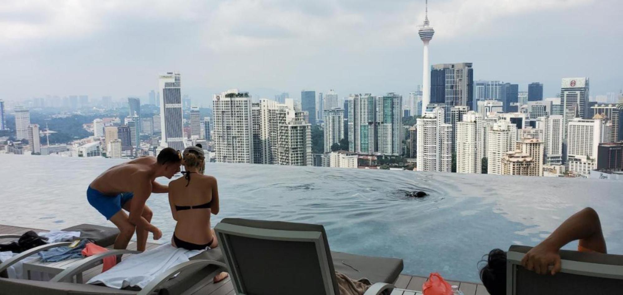 Lotus Infinity Pool At Lucentia Appartement Kuala Lumpur Buitenkant foto